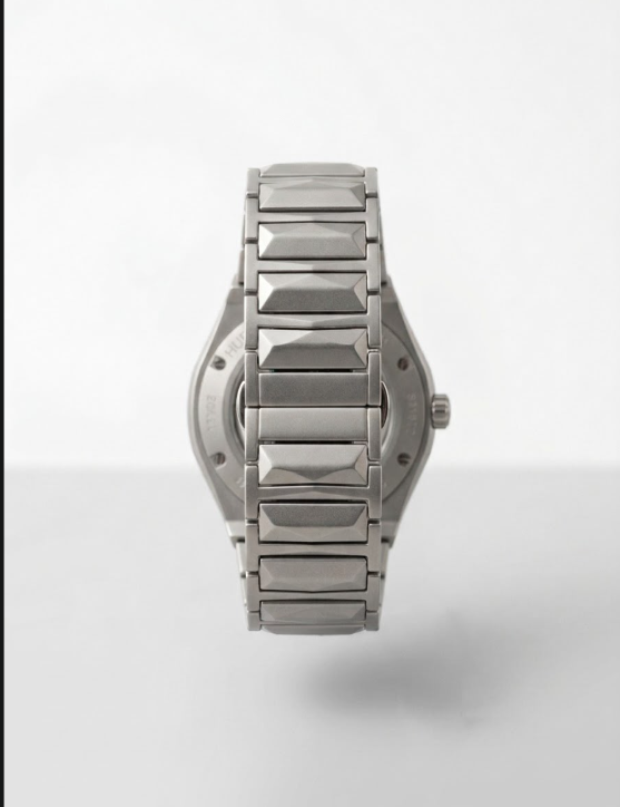 HUBLOT CLASSIC – Monochrome Edition
